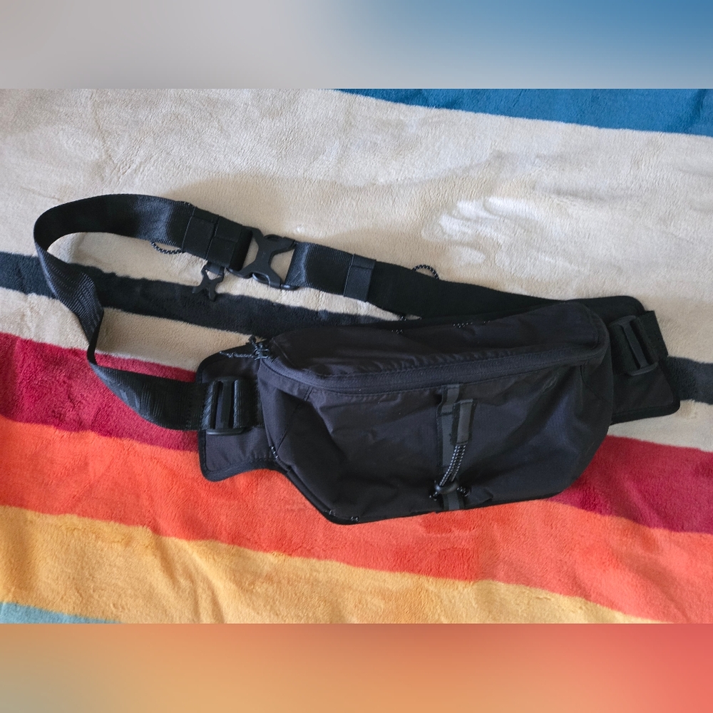 Janji Multipass Sling Bag